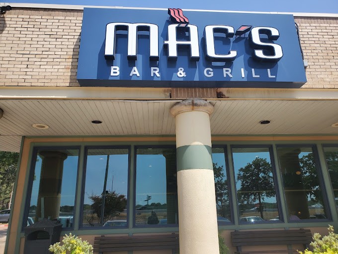 Mac's Bar & Grill