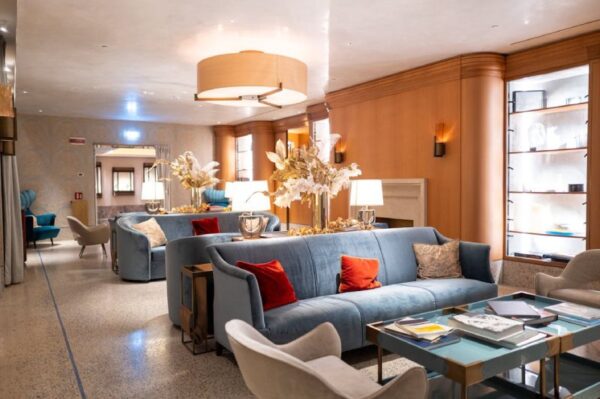 Tanning Salon Smoothly