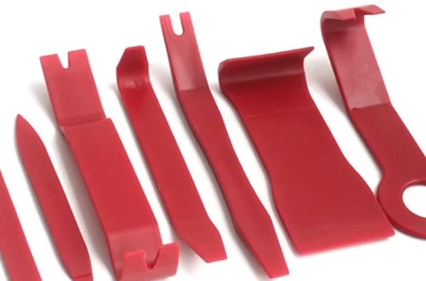 Manual vs. Powered Trim Tools